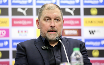 Bóng đá Malaysia rối ren: HLV Cklamovski 'quay xe', chuyên gia yêu cầu FAM đừng mãi im lặng