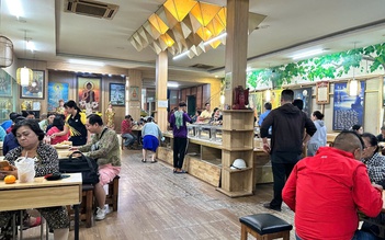 Ấm lòng quán buffet chay trả tiền tùy tâm