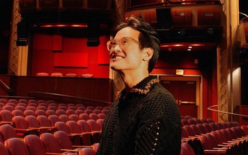 Hé lộ chiếc áo dài đặc biệt của Hà Anh Tuấn trong show diễn tại Dolby Theatre