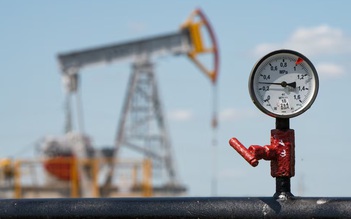 Mỹ nói Ấn Độ đã giảm 50% lượng dầu mua từ Nga