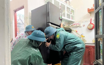 Đà Nẵng: Người dân 'rốn lũ' Mẹ Suốt lo lắng rời nhà, mong mưa lũ bão số 12 nhẹ qua