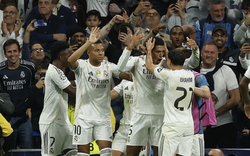 ‘Song sát’ Mbappe - Vinicius suýt phá hỏng ngày vui của Real Madrid, Liverpool thắng ấn tượng