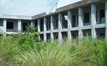 Trường mầm non xây dở rồi bỏ hoang