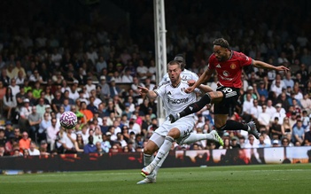 Ngoại hạng Anh: M.U trước 'cú ăn ba'