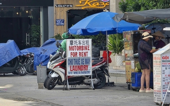 Siết chặt quy định cho người nước ngoài thuê xe máy tự lái tại Nha Trang