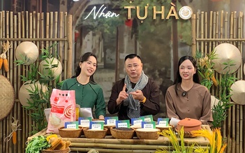 Livestream 2 tiếng, NSND Tự Long bán gần 6 tấn gạo