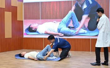 Bác sĩ: Cách phân biệt triệu chứng đột quỵ với cảm mạo, trúng gió