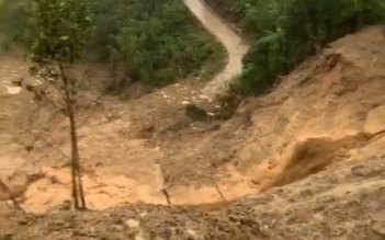 Quảng Ngãi: Nổ lớn trong đêm gây sạt lở dài 3 km, 5 thôn bị cô lập