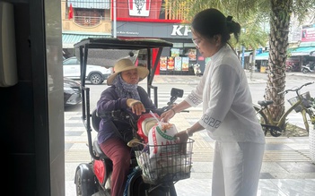 Lan tỏa trên mạng xã hội: Ngọn lửa nhân ái từ bếp ăn 0 đồng