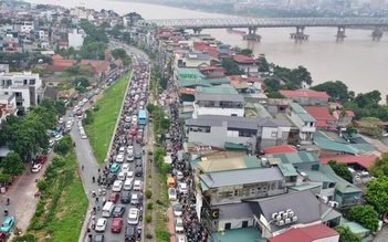 Dỡ rào, lùi ngày sửa cầu Long Biên sau vụ giao thông hỗn loạn