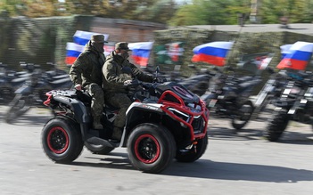 Chiến sự Ukraine ngày 1.318: Nga lợi dụng sương mù; vũ khí Mỹ sẽ đến chậm?