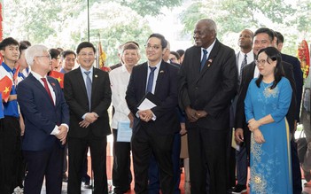 Chủ tịch Quốc hội Cuba làm việc tại Trường ĐH Sư phạm kỹ thuật TP.HCM