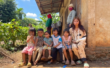 13 trẻ em trong vòng tay 4 mẹ đơn thân: Những mảnh đời lay động lòng người