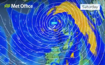 Nước Anh hứng bão Amy, nhiều khu vực cảnh báo nguy hiểm đến tính mạng