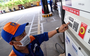 Giá xăng dầu hôm nay 3.10.2025: Giữ đà lao dốc về mức thấp nhất 4 tháng