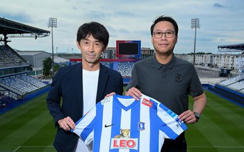 Bị FAT sa thải đột ngột, cựu HLV đội tuyển Thái Lan có việc mới ngay tại… Thái Lan