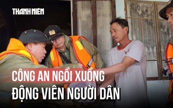 Giám đốc Công an TP.Đà Nẵng vượt lũ động viên người dân