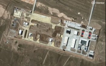 Trung Quốc xây cơ sở phóng tên lửa phòng không từ boong ke