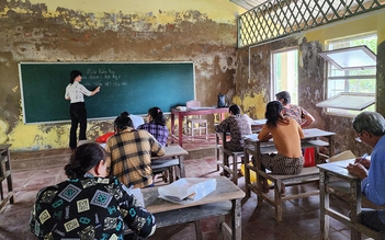 Cô giáo gieo 'ngọt' trên đất mặn