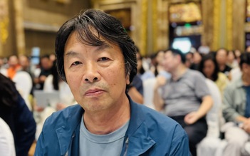 Đến Việt Nam, nhà văn nổi tiếng Trung Quốc Lưu Chấn Vân chỉ thích... ăn phở