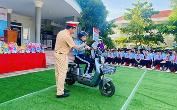 CSGT cảnh báo thông tin sai lệch về quy định lái xe đạp điện, xe máy điện