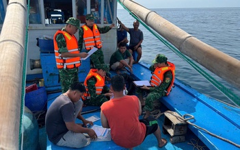 Tàu cá bị tàu chở dầu nước ngoài va chạm mạnh, 1 thuyền trưởng mất tích