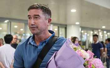 HLV Harry Kewell không muốn bị V-League ‘quật ngã’, cấp thượng tầng Hà Nội FC kỳ vọng lớn