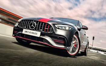 Mercedes lại xả hàng, bộ đôi ‘xe chơi’ giảm giá hơn 1 tỉ đồng