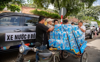 Tòa thánh Tây Ninh dịp Hội yến Diêu Trì Cung: Biển hiệu 0 đồng khắp nẻo đường