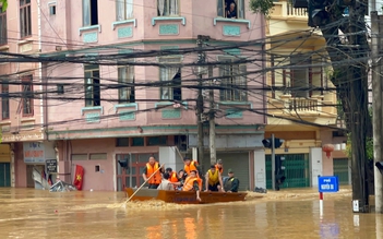 Cao Bằng chỉ đạo khẩn, cấm tuyệt đối phương tiện cá nhân qua vùng lũ lụt