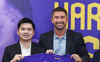 Sếp lớn CLB Hà Nội nói điều bất ngờ trong ngày huyền thoại Harry Kewell ra mắt truyền thông