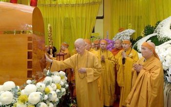 Đức Pháp chủ Giáo hội Phật giáo Việt Nam tưởng niệm trưởng lão hòa thượng Thích Trí Tịnh