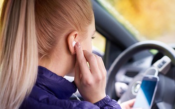 Cách sửa lỗi 'nhảy' âm thanh Bluetooth phiền toái trên iPhone