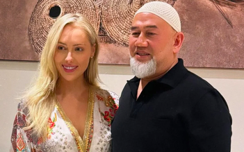 Nỗi khổ của nữ ca sĩ Mỹ vô tình kết hôn với cựu vương Malaysia