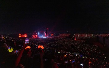 Điều gì khiến fan 'lụy' G-DRAGON 2025 WORLD TOUR [Übermensch] in Hanoi, presented by VPBank