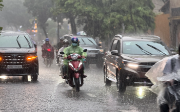 Thời tiết TP.HCM mưa lớn sáng nay có gì bất thường?