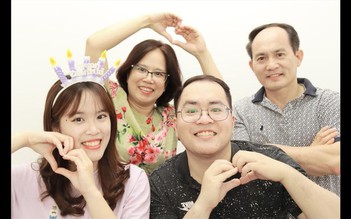 Gen Z rủ ba mẹ đi chụp photobooth - trend siêu đáng yêu