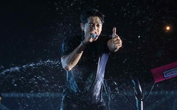 Bi Rain khoe body chuẩn trong lễ hội nhạc nước Waterbomb 2025