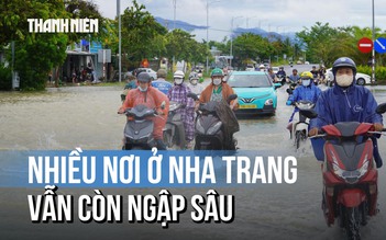 Nước lũ ở Nha Trang đã rút bớt, nhiều nơi vẫn còn ngập sâu 0,5 mét