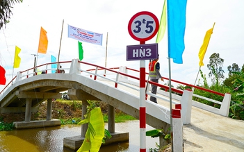 Báo Thanh Niên khánh thành cây cầu mơ ước của người dân Tà Teng