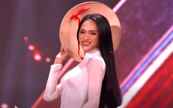 Hương Giang đem áo dài trắng lên sân khấu Miss Universe, nhận 'mưa' lời khen