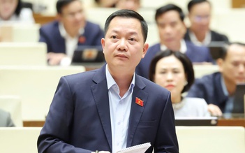 ‘Để tiết kiệm thì không ai thức từ 3 giờ sáng đi mua vàng'