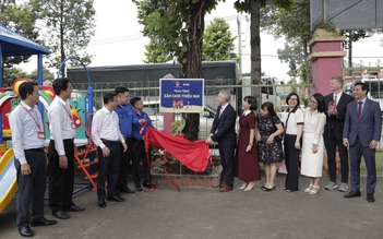 Lễ trao tặng sân chơi thiếu nhi và dụng cụ tập thể dục thể thao ngoài trời