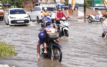 Cà Mau ứng phó cao điểm triều cường, vận hành hơn 300 cống đập ven biển