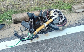Mô tô phân khối lớn gãy đôi sau tai nạn tại Khánh Hòa, 1 người tử vong