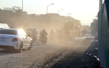 'Khốn khổ' với bùn lầy, nắng bụi khi thi công Vành đai 4
