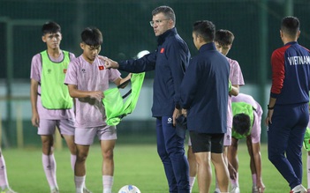Lộ diện kênh phát trực tiếp U.17 Việt Nam đấu U.17 Singapore: HLV Roland loại 4 cầu thủ