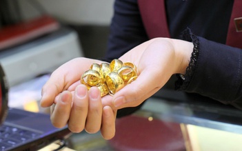 Vàng giảm giá nhưng rủi ro tăng