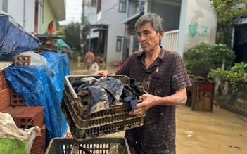 Chết lặng vì nhà cửa tan hoang sau ngập lụt kinh hoàng ở phố biển Quy Nhơn
