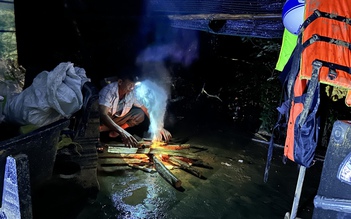 Rốn lũ xã Hòa Thịnh: Vật lộn cơ hàn sau những ngày lũ dữ